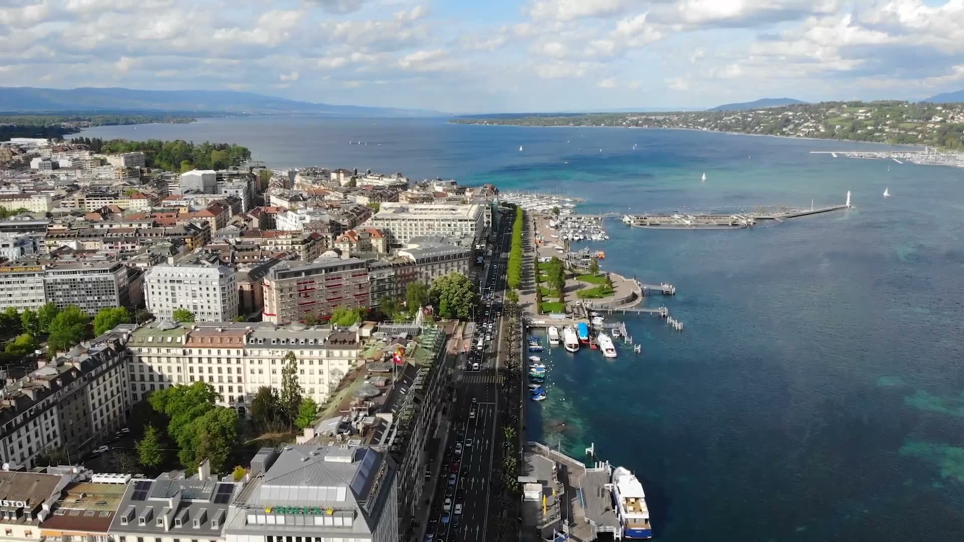 Vue aérienne de la rade de Genève et du lac Léman